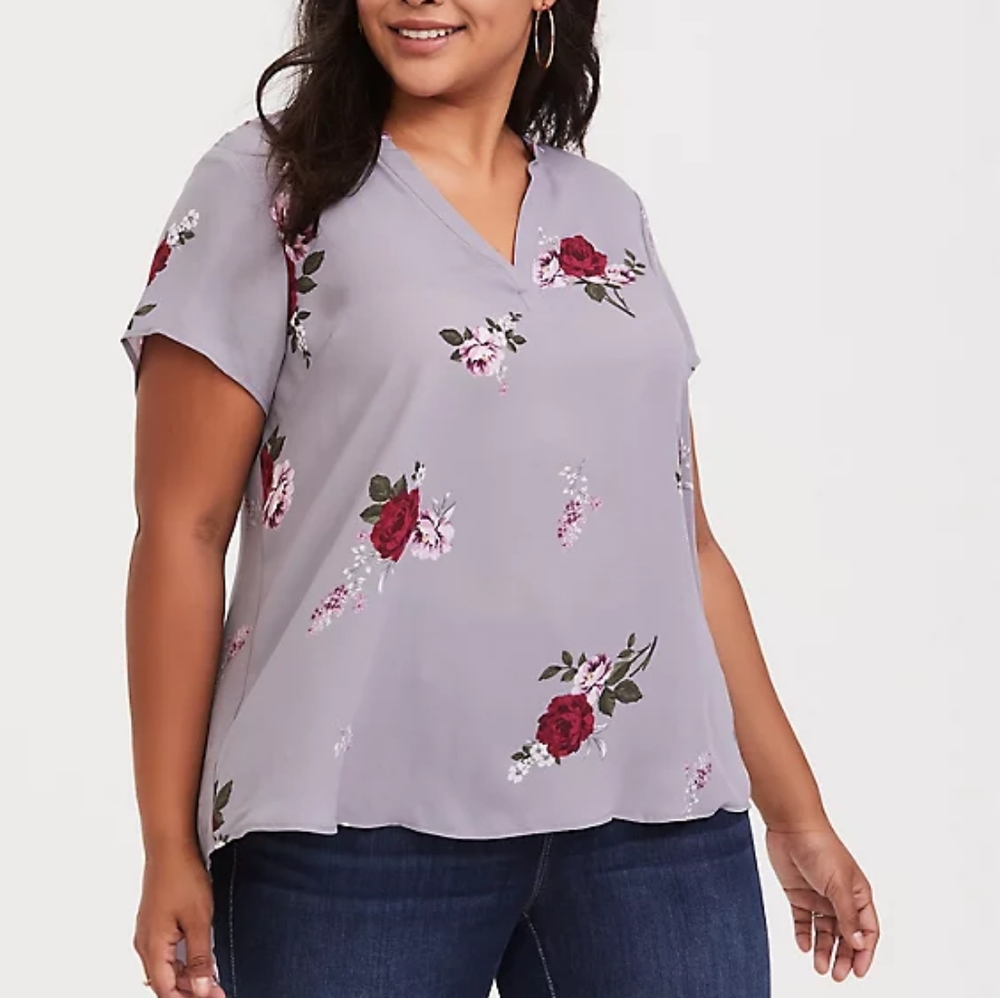 ❌️SOLD❌️ Torrid Lilac Floral Georgette Pullover Blouse